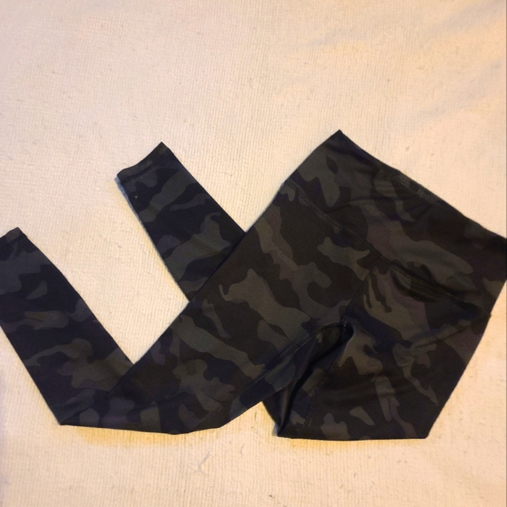 Reebok RBX active camo leggings size small